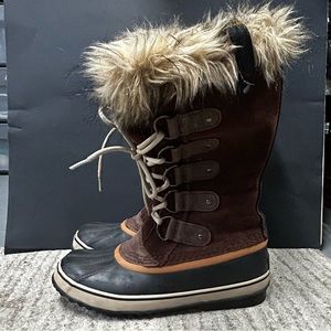 SOREL JOAN OF ARTIC BOOTS size 9
